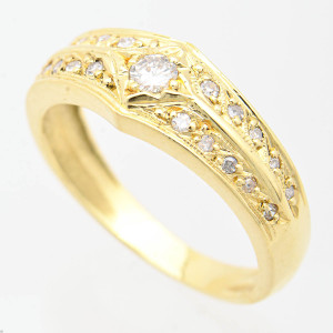 #27892 Anel em Ouro Amarelo 18K com Diamantes